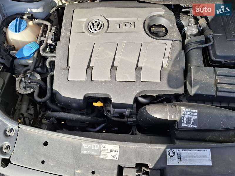 Вантажний фургон Volkswagen Caddy 2015 в Іршаві