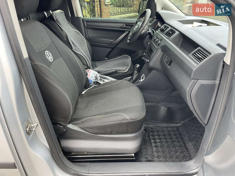 Вантажний фургон Volkswagen Caddy 2015 в Черкасах