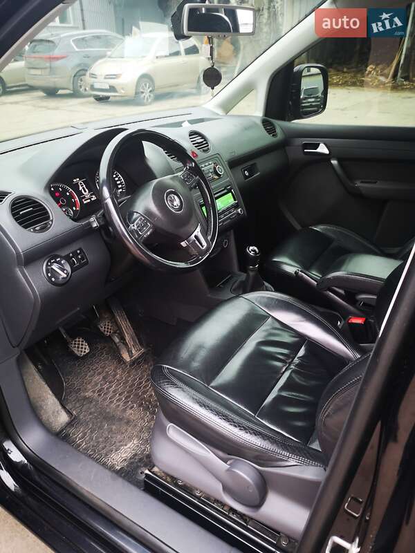Минивэн Volkswagen Caddy 2013 в Чернигове