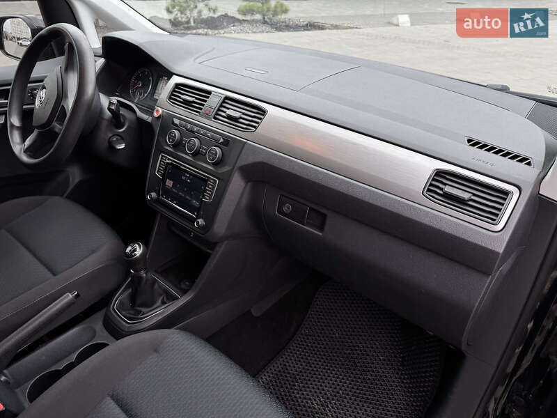 Минивэн Volkswagen Caddy 2016 в Хмельницком