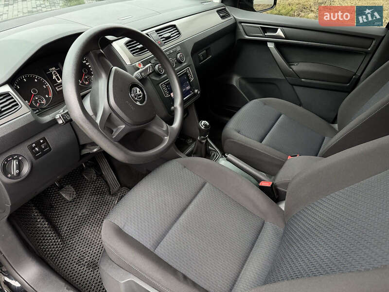 Минивэн Volkswagen Caddy 2016 в Хмельницком