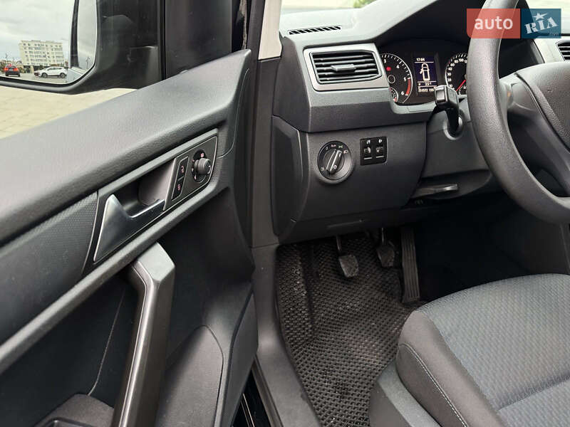 Минивэн Volkswagen Caddy 2016 в Хмельницком