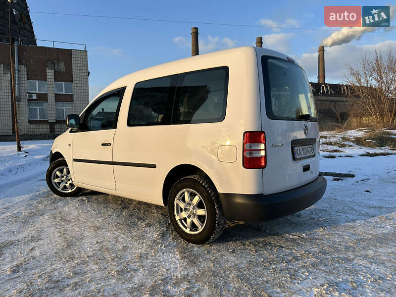 Минивэн Volkswagen Caddy 2011 в Киеве
