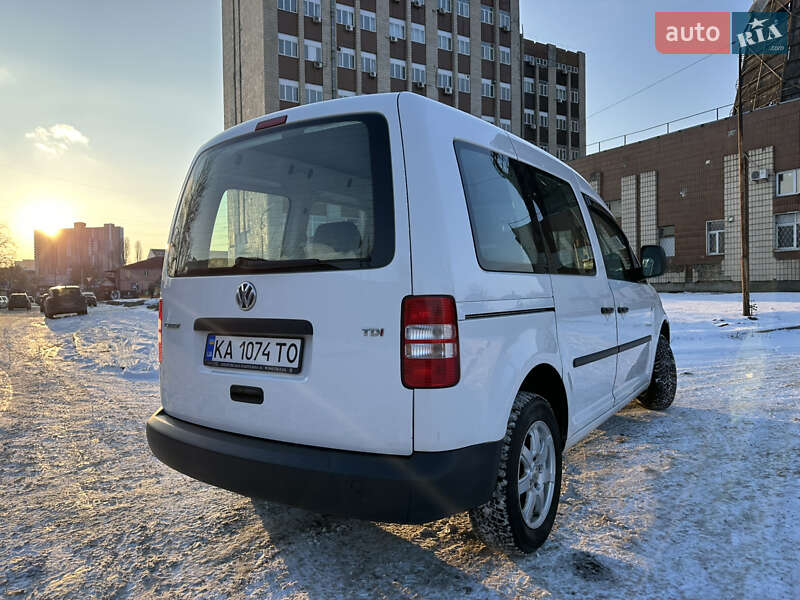 Минивэн Volkswagen Caddy 2011 в Киеве