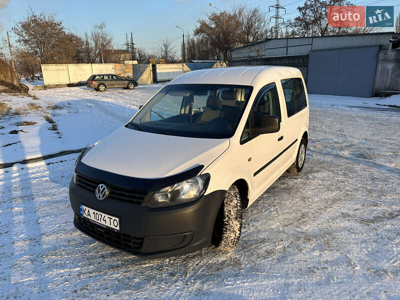 Минивэн Volkswagen Caddy 2011 в Киеве