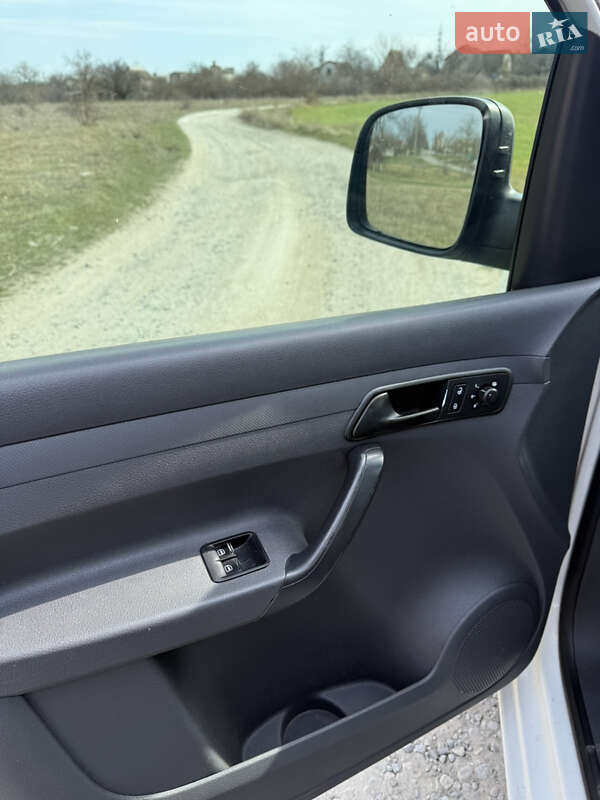 Мінівен Volkswagen Caddy 2011 в Кривому Розі