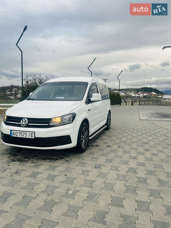 Мінівен Volkswagen Caddy 2016 в Іршаві