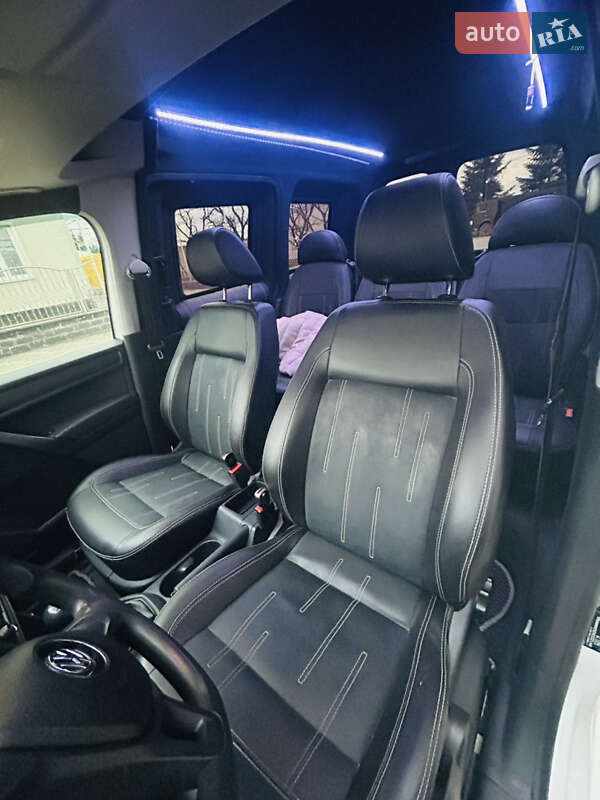 Мінівен Volkswagen Caddy 2016 в Іршаві