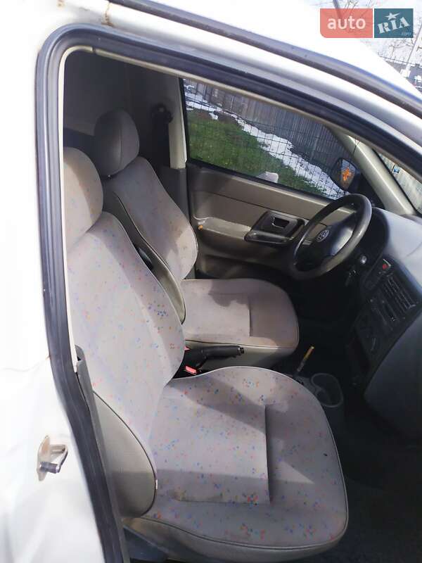 Пикап Volkswagen Caddy 2003 в Хмельницком