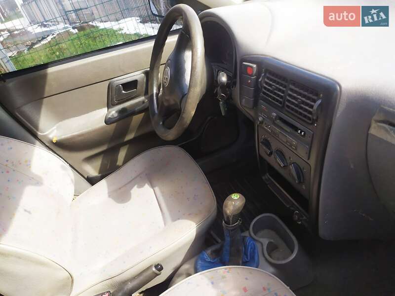 Пикап Volkswagen Caddy 2003 в Хмельницком