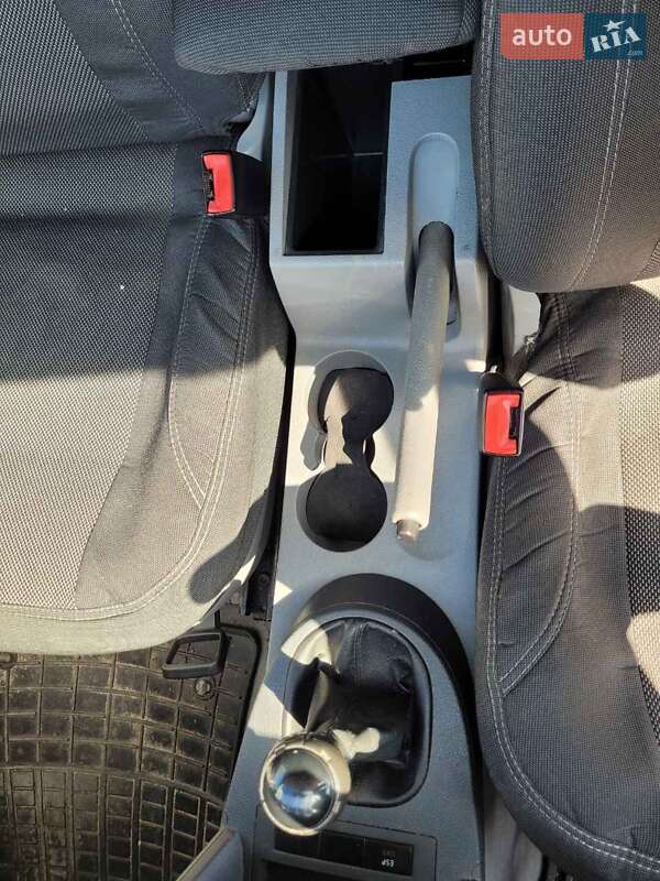 Минивэн Volkswagen Caddy 2010 в Киеве