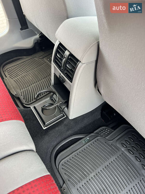 Минивэн Volkswagen Caddy 2010 в Житомире