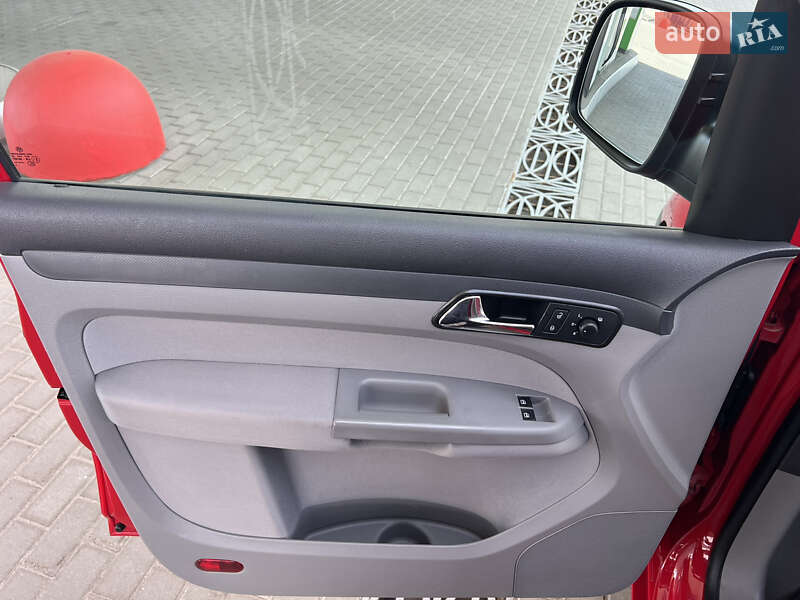 Минивэн Volkswagen Caddy 2010 в Житомире