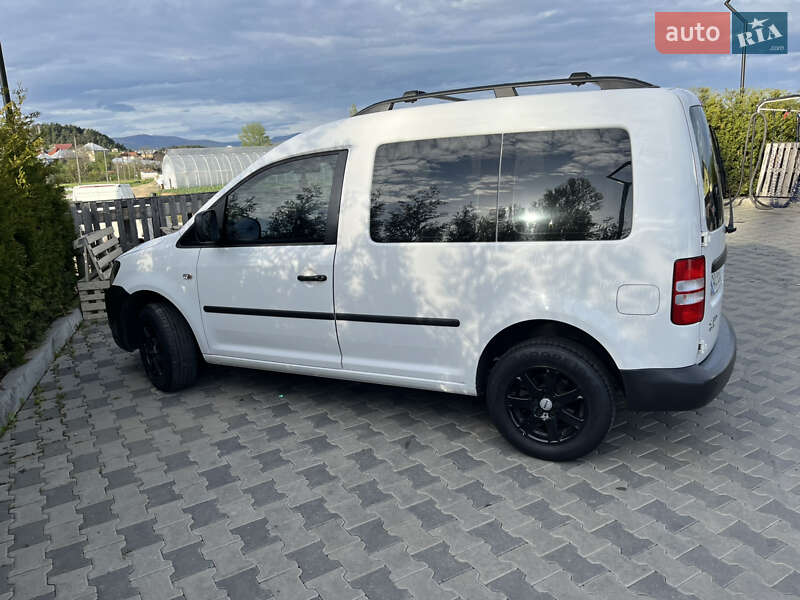 Мінівен Volkswagen Caddy 2014 в Ужгороді
