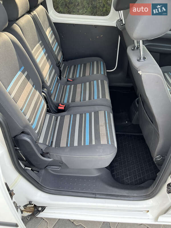 Мінівен Volkswagen Caddy 2014 в Ужгороді