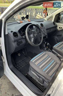 Мінівен Volkswagen Caddy 2014 в Ужгороді