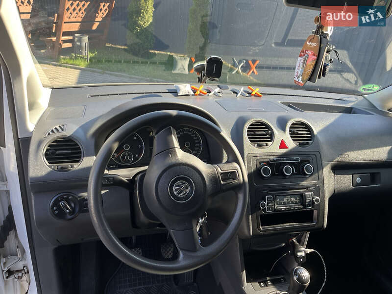 Мінівен Volkswagen Caddy 2014 в Ужгороді