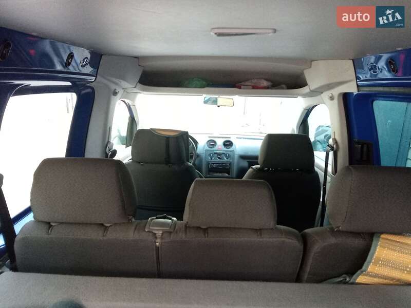 Минивэн Volkswagen Caddy 2010 в Киеве