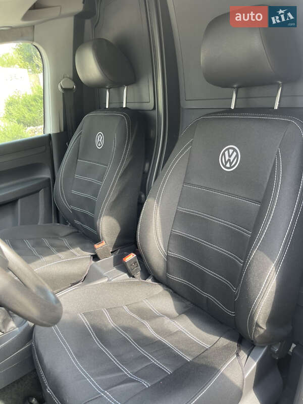 Грузовой фургон Volkswagen Caddy 2013 в Николаеве