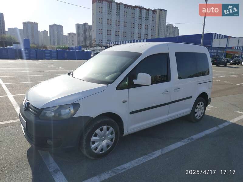 Мінівен Volkswagen Caddy 2010 в 