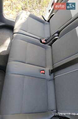 Мінівен Volkswagen Caddy 2010 в 