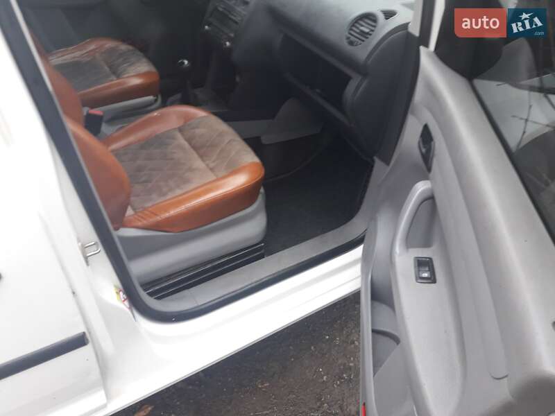 Минивэн Volkswagen Caddy 2010 в Житомире