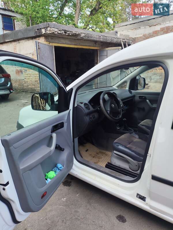 Минивэн Volkswagen Caddy 2006 в Киеве
