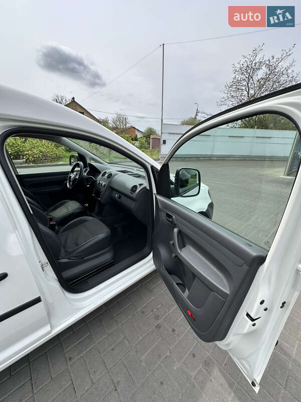 Минивэн Volkswagen Caddy 2014 в Киеве