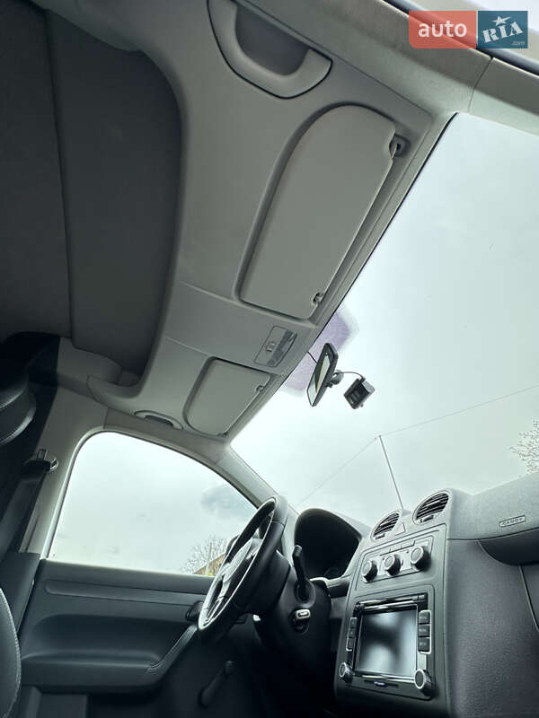 Минивэн Volkswagen Caddy 2014 в Киеве