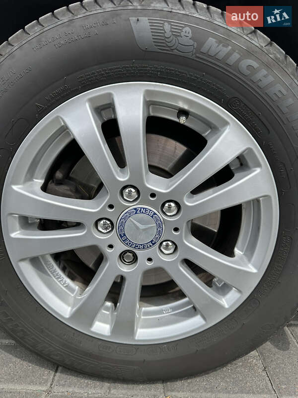 Минивэн Volkswagen Caddy 2014 в Киеве