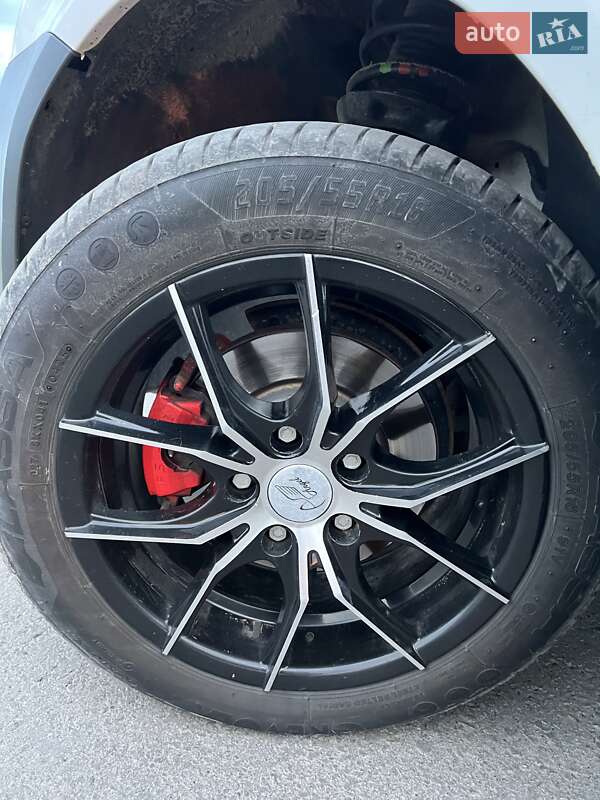 Мінівен Volkswagen Caddy 2011 в Бродах