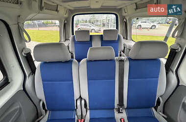 Мінівен Volkswagen Caddy 2010 в 