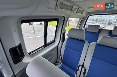 Мінівен Volkswagen Caddy 2010 в 