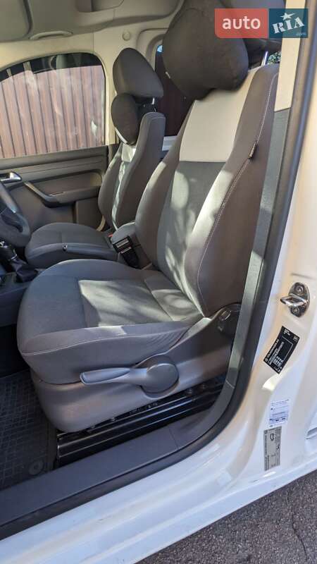 Мінівен Volkswagen Caddy 2013 в Ківерцях