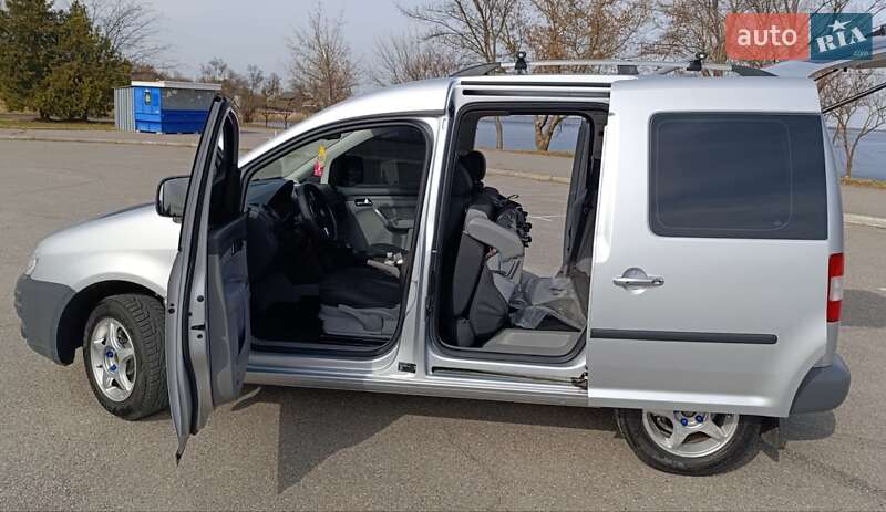 Мінівен Volkswagen Caddy 2009 в Києві