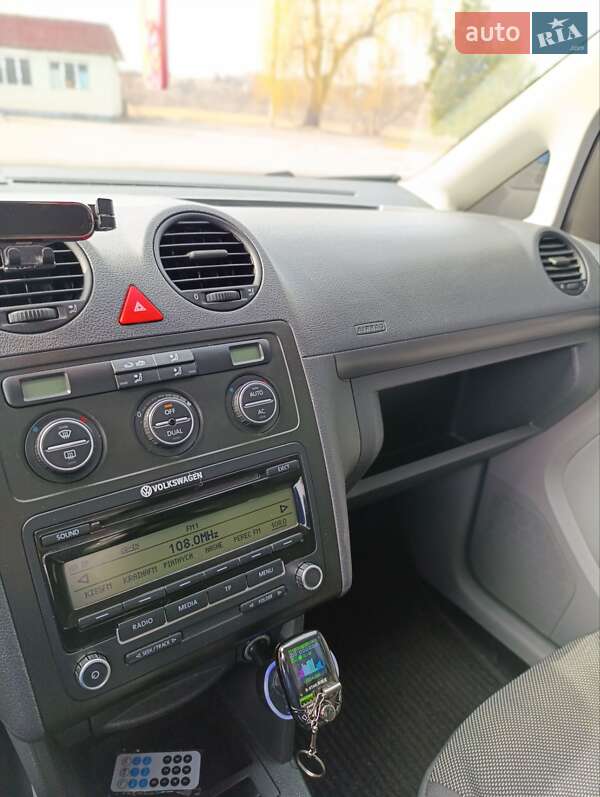 Мінівен Volkswagen Caddy 2009 в Києві