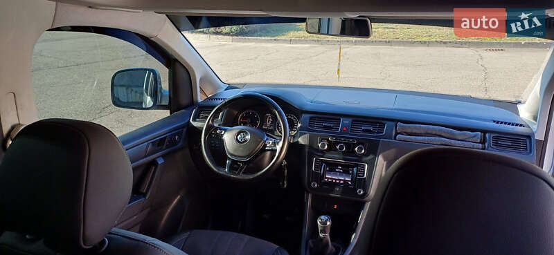 Минивэн Volkswagen Caddy 2015 в Староконстантинове