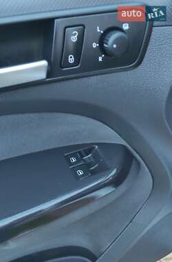 Мінівен Volkswagen Caddy 2014 в 