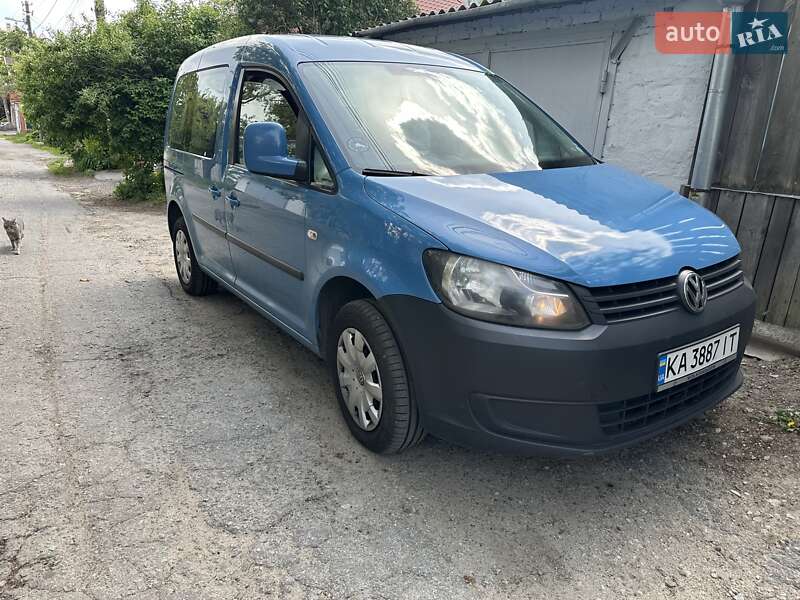 Минивэн Volkswagen Caddy 2011 в Киеве