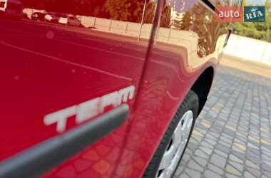 Мінівен Volkswagen Caddy 2010 в 