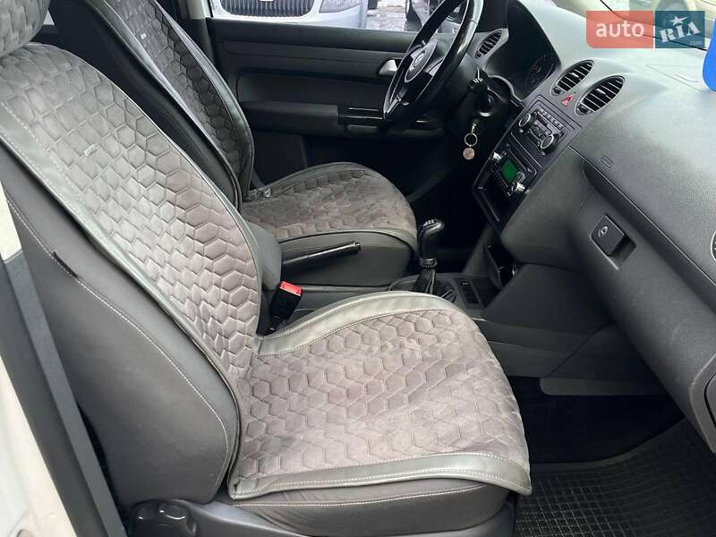 Мінівен Volkswagen Caddy 2015 в Львові