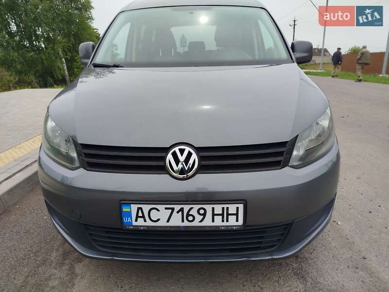 Мінівен Volkswagen Caddy 2013 в Нововолинську