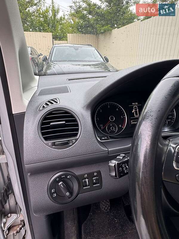 Мінівен Volkswagen Caddy 2014 в Благовіщенську