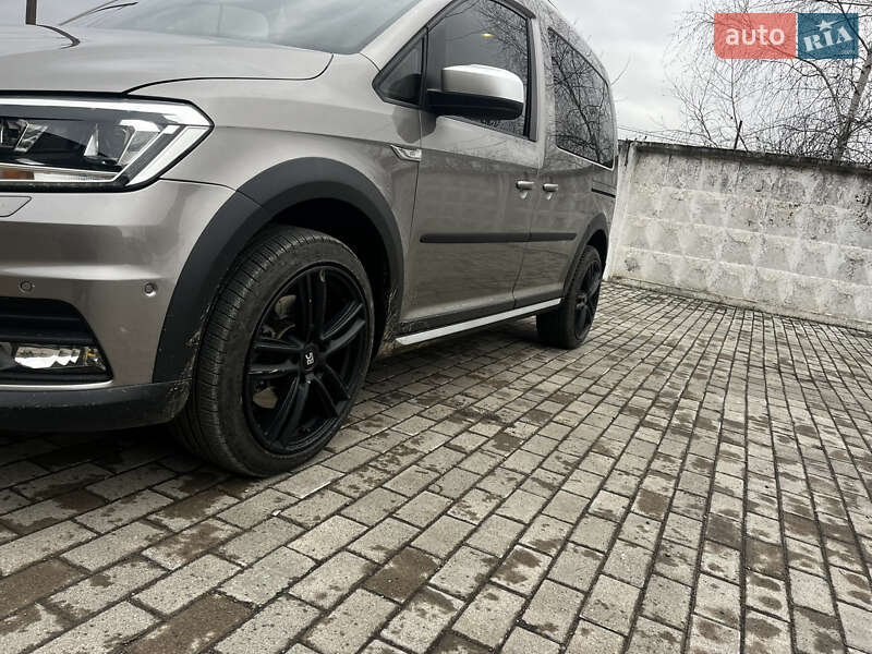 Минивэн Volkswagen Caddy 2018 в Иршаве