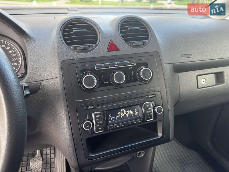 Минивэн Volkswagen Caddy 2013 в Киеве