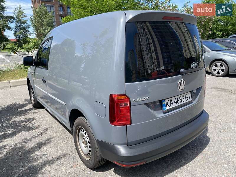 Грузовой фургон Volkswagen Caddy 2016 в Киеве