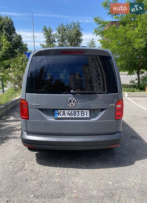 Грузовой фургон Volkswagen Caddy 2016 в Киеве