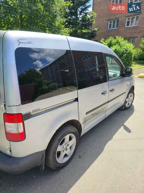 Минивэн Volkswagen Caddy 2005 в Черновцах