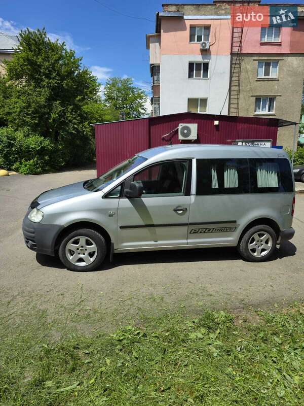 Минивэн Volkswagen Caddy 2005 в Черновцах