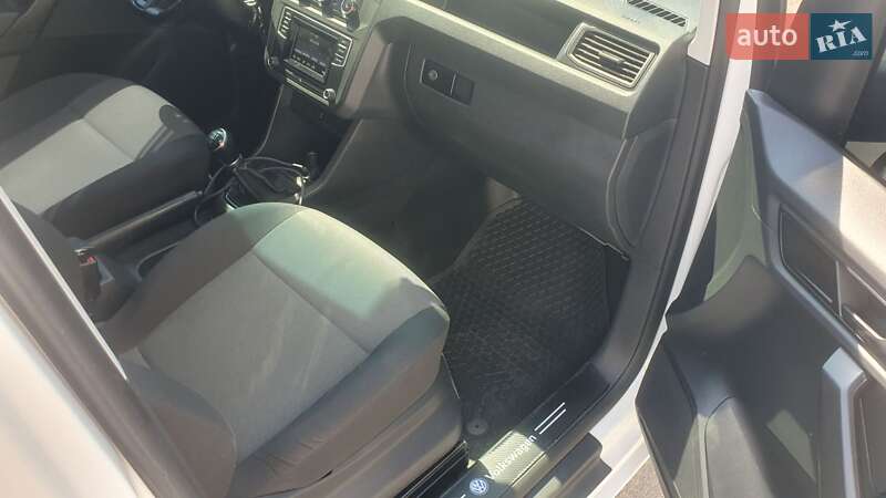 Грузовой фургон Volkswagen Caddy 2017 в Славуте